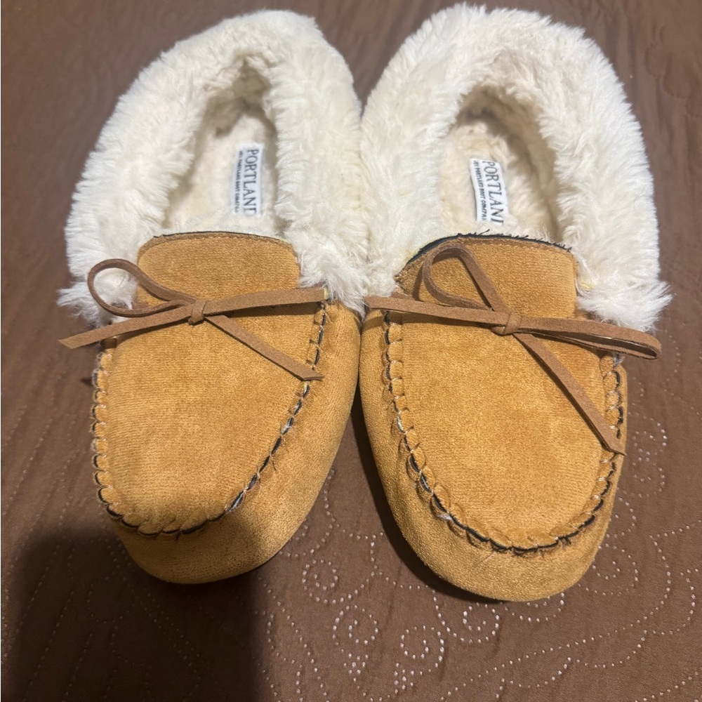 Portland Women's Tan Suede Slippers